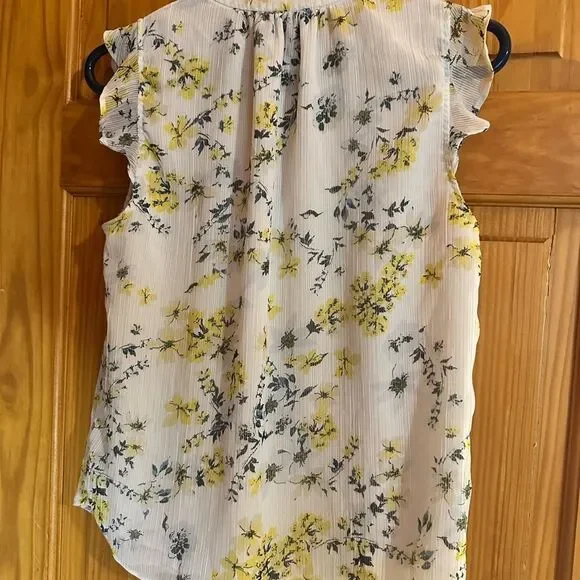 Banana Republic White Flutter Sleeve Blouse - Picture 2 of 5